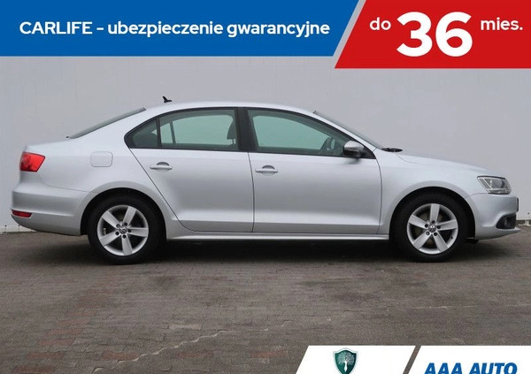 Volkswagen Jetta cena 36500 przebieg: 125947, rok produkcji 2012 z Biały Bór małe 121